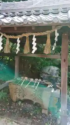 友呂岐神社の手水舎