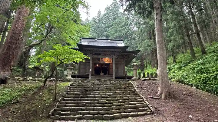 鳥越八幡神社(山形県)