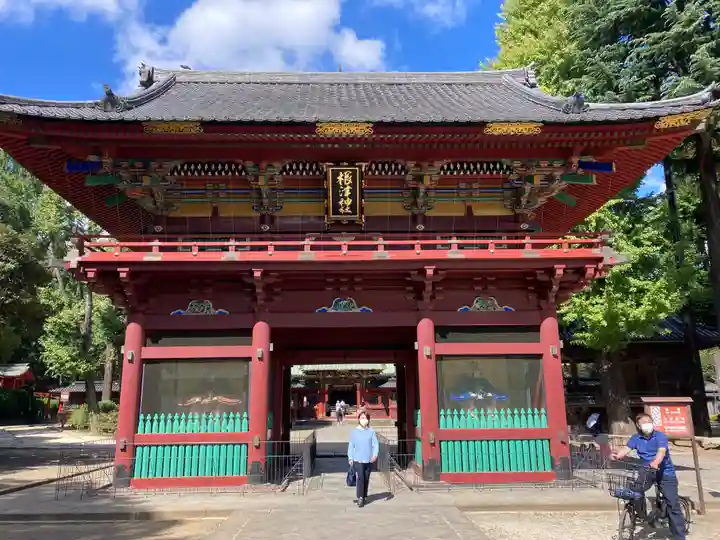 根津神社の山門・神門