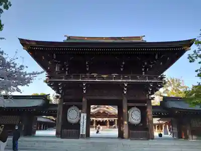 寒川神社の山門・神門