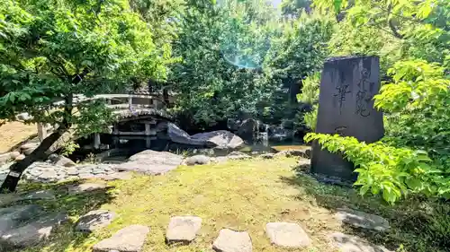 湯島天満宮の庭園