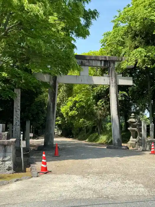 大和神社の鳥居