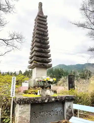 安布知神社の塔