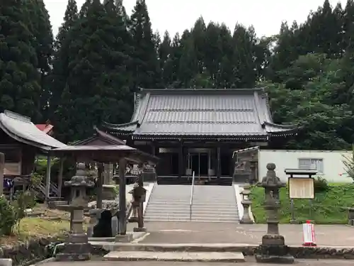 国上寺の本殿・本堂