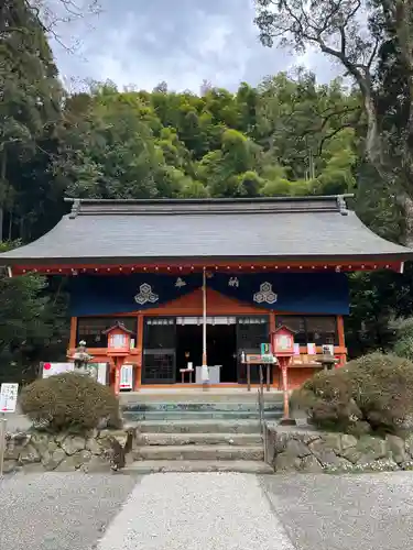 巖島神社の本殿・本堂
