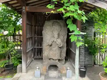 本誓寺の{uncategorized: "未分類", other: "その他", undefined: "問題あり", building: "その他建物", grave: "お墓", sacred_gate: "鳥居", guardian: "狛犬", statue: "像", buddha: "仏像", history: "歴史", nature: "自然", garden: "庭園", animal: "動物", pagoda: "塔", temizu: "手水舎", mountain_gate: "山門・神門", sanctuary: "本殿・本堂", subordinate: "末社・摂社", art: "芸術", scenery: "景色", jizo: "地蔵", ema: "絵馬", goshuin: "御朱印", omikuji: "おみくじ", items: "授与品その他", amulet: "お守り", goshuincho: "御朱印帳", eats: "食事", festival: "お祭り", votive_dance: "神楽", shichigosan: "七五三参", wedding: "結婚式", experience: "体験その他", initially: "初詣", around: "周辺", anti_infection: "感染症対策"}