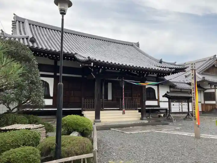圓照寺の本殿・本堂