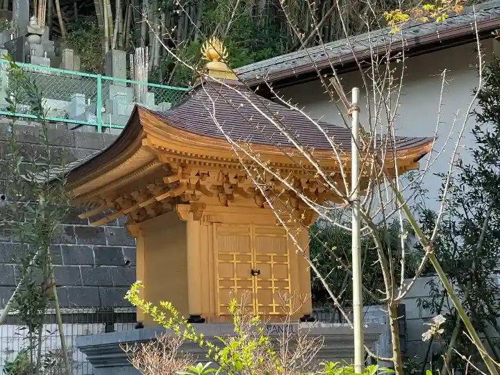 長勝寺の{uncategorized: "未分類", other: "その他", undefined: "問題あり", building: "その他建物", grave: "お墓", sacred_gate: "鳥居", guardian: "狛犬", statue: "像", buddha: "仏像", history: "歴史", nature: "自然", garden: "庭園", animal: "動物", pagoda: "塔", temizu: "手水舎", mountain_gate: "山門・神門", sanctuary: "本殿・本堂", subordinate: "末社・摂社", art: "芸術", scenery: "景色", jizo: "地蔵", ema: "絵馬", goshuin: "御朱印", omikuji: "おみくじ", items: "授与品その他", amulet: "お守り", goshuincho: "御朱印帳", eats: "食事", festival: "お祭り", votive_dance: "神楽", shichigosan: "七五三参", wedding: "結婚式", experience: "体験その他", initially: "初詣", around: "周辺", anti_infection: "感染症対策"}