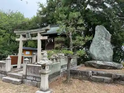 皇后八幡神社の{uncategorized: "未分類", other: "その他", undefined: "問題あり", building: "その他建物", grave: "お墓", sacred_gate: "鳥居", guardian: "狛犬", statue: "像", buddha: "仏像", history: "歴史", nature: "自然", garden: "庭園", animal: "動物", pagoda: "塔", temizu: "手水舎", mountain_gate: "山門・神門", sanctuary: "本殿・本堂", subordinate: "末社・摂社", art: "芸術", scenery: "景色", jizo: "地蔵", ema: "絵馬", goshuin: "御朱印", omikuji: "おみくじ", items: "授与品その他", amulet: "お守り", goshuincho: "御朱印帳", eats: "食事", festival: "お祭り", votive_dance: "神楽", shichigosan: "七五三参", wedding: "結婚式", experience: "体験その他", initially: "初詣", around: "周辺", anti_infection: "感染症対策"}