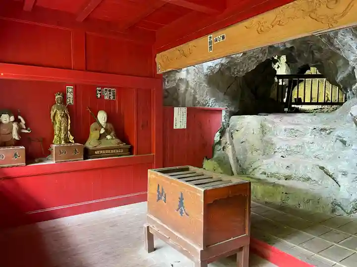 出流山満願寺奥之院(栃木県)