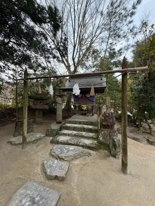 八重垣神社の{uncategorized: "未分類", other: "その他", undefined: "問題あり", building: "その他建物", grave: "お墓", sacred_gate: "鳥居", guardian: "狛犬", statue: "像", buddha: "仏像", history: "歴史", nature: "自然", garden: "庭園", animal: "動物", pagoda: "塔", temizu: "手水舎", mountain_gate: "山門・神門", sanctuary: "本殿・本堂", subordinate: "末社・摂社", art: "芸術", scenery: "景色", jizo: "地蔵", ema: "絵馬", goshuin: "御朱印", omikuji: "おみくじ", items: "授与品その他", amulet: "お守り", goshuincho: "御朱印帳", eats: "食事", festival: "お祭り", votive_dance: "神楽", shichigosan: "七五三参", wedding: "結婚式", experience: "体験その他", initially: "初詣", around: "周辺", anti_infection: "感染症対策"}