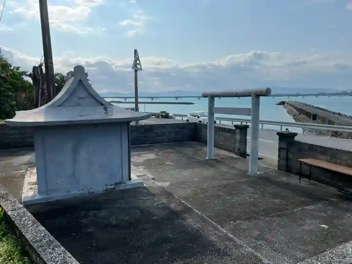 古宇利の竜宮(沖縄県)