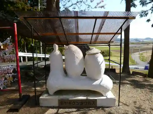 櫻田山神社の像