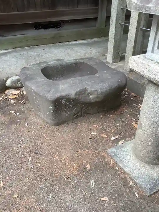 八幡社(柏井町)の手水舎
