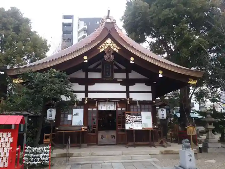 三輪神社の本殿・本堂