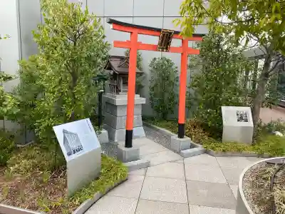 靍護稲荷神社の{uncategorized: "未分類", other: "その他", undefined: "問題あり", building: "その他建物", grave: "お墓", sacred_gate: "鳥居", guardian: "狛犬", statue: "像", buddha: "仏像", history: "歴史", nature: "自然", garden: "庭園", animal: "動物", pagoda: "塔", temizu: "手水舎", mountain_gate: "山門・神門", sanctuary: "本殿・本堂", subordinate: "末社・摂社", art: "芸術", scenery: "景色", jizo: "地蔵", ema: "絵馬", goshuin: "御朱印", omikuji: "おみくじ", items: "授与品その他", amulet: "お守り", goshuincho: "御朱印帳", eats: "食事", festival: "お祭り", votive_dance: "神楽", shichigosan: "七五三参", wedding: "結婚式", experience: "体験その他", initially: "初詣", around: "周辺", anti_infection: "感染症対策"}