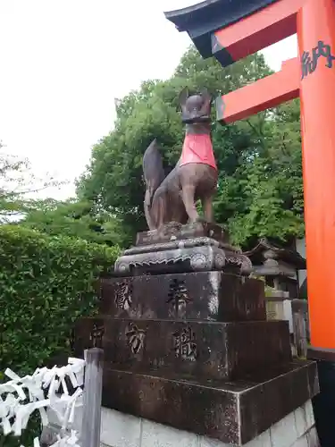 伏見稲荷大社の狛犬