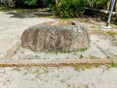 神明社の手水舎