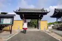蓮念寺の山門・神門