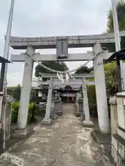 白蛇辨財天の鳥居