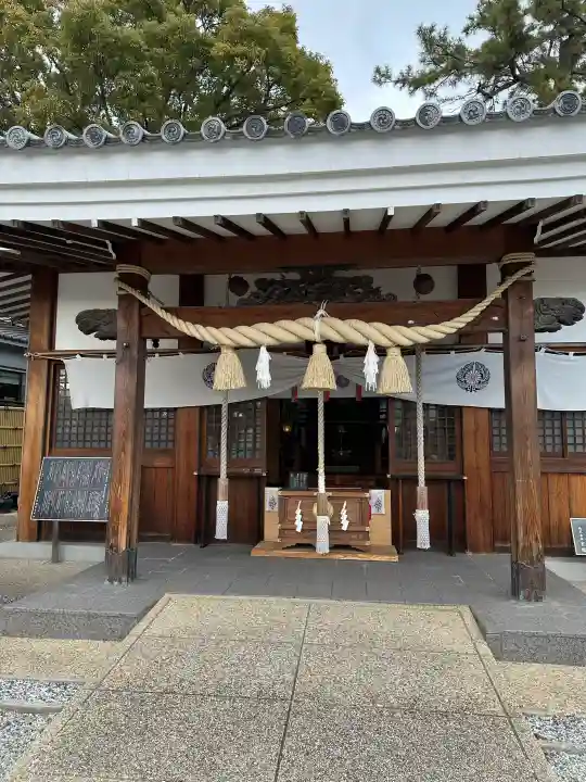 水堂須佐男神社の{uncategorized: "未分類", other: "その他", undefined: "問題あり", building: "その他建物", grave: "お墓", sacred_gate: "鳥居", guardian: "狛犬", statue: "像", buddha: "仏像", history: "歴史", nature: "自然", garden: "庭園", animal: "動物", pagoda: "塔", temizu: "手水舎", mountain_gate: "山門・神門", sanctuary: "本殿・本堂", subordinate: "末社・摂社", art: "芸術", scenery: "景色", jizo: "地蔵", ema: "絵馬", goshuin: "御朱印", omikuji: "おみくじ", items: "授与品その他", amulet: "お守り", goshuincho: "御朱印帳", eats: "食事", festival: "お祭り", votive_dance: "神楽", shichigosan: "七五三参", wedding: "結婚式", experience: "体験その他", initially: "初詣", around: "周辺", anti_infection: "感染症対策"}