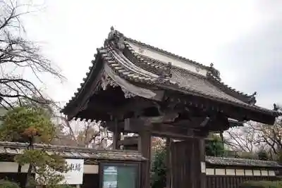 成就院浄光寺の山門