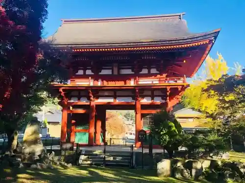 瀧山東照宮の山門