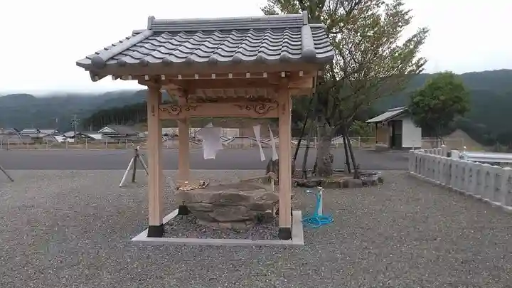 高木神社の手水舎