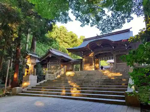 彌彦神社の山門・神門
