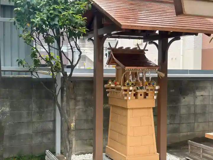 サムハラ神社の{uncategorized: "未分類", other: "その他", undefined: "問題あり", building: "その他建物", grave: "お墓", sacred_gate: "鳥居", guardian: "狛犬", statue: "像", buddha: "仏像", history: "歴史", nature: "自然", garden: "庭園", animal: "動物", pagoda: "塔", temizu: "手水舎", mountain_gate: "山門・神門", sanctuary: "本殿・本堂", subordinate: "末社・摂社", art: "芸術", scenery: "景色", jizo: "地蔵", ema: "絵馬", goshuin: "御朱印", omikuji: "おみくじ", items: "授与品その他", amulet: "お守り", goshuincho: "御朱印帳", eats: "食事", festival: "お祭り", votive_dance: "神楽", shichigosan: "七五三参", wedding: "結婚式", experience: "体験その他", initially: "初詣", around: "周辺", anti_infection: "感染症対策"}