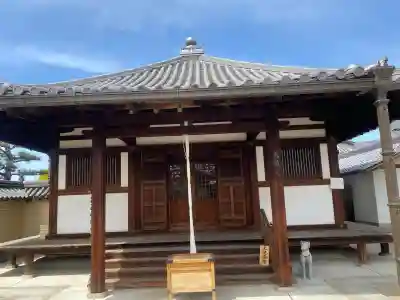 道明寺の{uncategorized: "未分類", other: "その他", undefined: "問題あり", building: "その他建物", grave: "お墓", sacred_gate: "鳥居", guardian: "狛犬", statue: "像", buddha: "仏像", history: "歴史", nature: "自然", garden: "庭園", animal: "動物", pagoda: "塔", temizu: "手水舎", mountain_gate: "山門・神門", sanctuary: "本殿・本堂", subordinate: "末社・摂社", art: "芸術", scenery: "景色", jizo: "地蔵", ema: "絵馬", goshuin: "御朱印", omikuji: "おみくじ", items: "授与品その他", amulet: "お守り", goshuincho: "御朱印帳", eats: "食事", festival: "お祭り", votive_dance: "神楽", shichigosan: "七五三参", wedding: "結婚式", experience: "体験その他", initially: "初詣", around: "周辺", anti_infection: "感染症対策"}