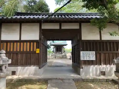 神川神社の山門