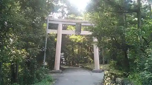 雄山神社前立社壇の鳥居