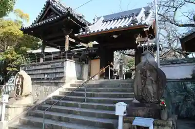聖天山正圓寺の山門・神門