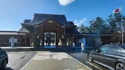 新潟縣護國神社の山門