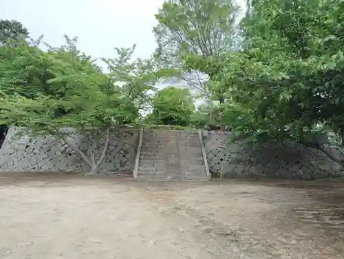 艮御崎神社の庭園