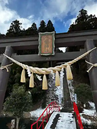 坪沼八幡神社の鳥居