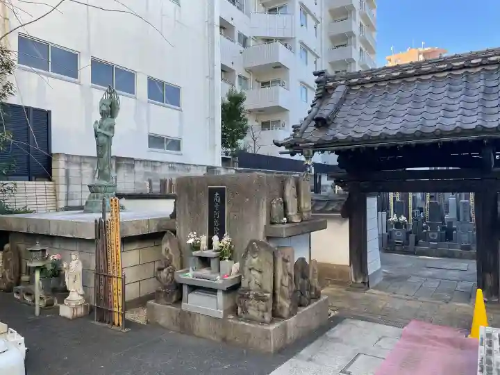 十方寺の{uncategorized: "未分類", other: "その他", undefined: "問題あり", building: "その他建物", grave: "お墓", sacred_gate: "鳥居", guardian: "狛犬", statue: "像", buddha: "仏像", history: "歴史", nature: "自然", garden: "庭園", animal: "動物", pagoda: "塔", temizu: "手水舎", mountain_gate: "山門・神門", sanctuary: "本殿・本堂", subordinate: "末社・摂社", art: "芸術", scenery: "景色", jizo: "地蔵", ema: "絵馬", goshuin: "御朱印", omikuji: "おみくじ", items: "授与品その他", amulet: "お守り", goshuincho: "御朱印帳", eats: "食事", festival: "お祭り", votive_dance: "神楽", shichigosan: "七五三参", wedding: "結婚式", experience: "体験その他", initially: "初詣", around: "周辺", anti_infection: "感染症対策"}