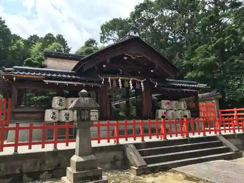 建勲神社の山門・神門