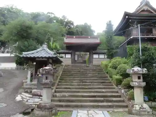 鉄舟寺の山門