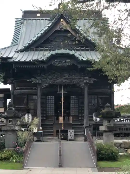 秩父札所十三番 慈眼寺の本殿・本堂