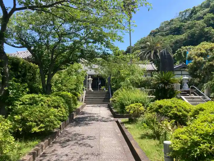 傳福寺【伝福寺】の{uncategorized: "未分類", other: "その他", undefined: "問題あり", building: "その他建物", grave: "お墓", sacred_gate: "鳥居", guardian: "狛犬", statue: "像", buddha: "仏像", history: "歴史", nature: "自然", garden: "庭園", animal: "動物", pagoda: "塔", temizu: "手水舎", mountain_gate: "山門・神門", sanctuary: "本殿・本堂", subordinate: "末社・摂社", art: "芸術", scenery: "景色", jizo: "地蔵", ema: "絵馬", goshuin: "御朱印", omikuji: "おみくじ", items: "授与品その他", amulet: "お守り", goshuincho: "御朱印帳", eats: "食事", festival: "お祭り", votive_dance: "神楽", shichigosan: "七五三参", wedding: "結婚式", experience: "体験その他", initially: "初詣", around: "周辺", anti_infection: "感染症対策"}