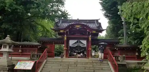 秩父神社の山門