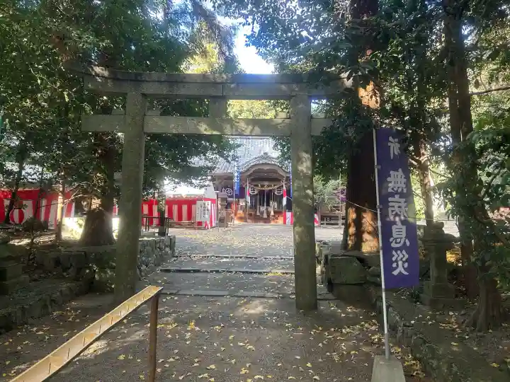 比木神社の{uncategorized: "未分類", other: "その他", undefined: "問題あり", building: "その他建物", grave: "お墓", sacred_gate: "鳥居", guardian: "狛犬", statue: "像", buddha: "仏像", history: "歴史", nature: "自然", garden: "庭園", animal: "動物", pagoda: "塔", temizu: "手水舎", mountain_gate: "山門・神門", sanctuary: "本殿・本堂", subordinate: "末社・摂社", art: "芸術", scenery: "景色", jizo: "地蔵", ema: "絵馬", goshuin: "御朱印", omikuji: "おみくじ", items: "授与品その他", amulet: "お守り", goshuincho: "御朱印帳", eats: "食事", festival: "お祭り", votive_dance: "神楽", shichigosan: "七五三参", wedding: "結婚式", experience: "体験その他", initially: "初詣", around: "周辺", anti_infection: "感染症対策"}