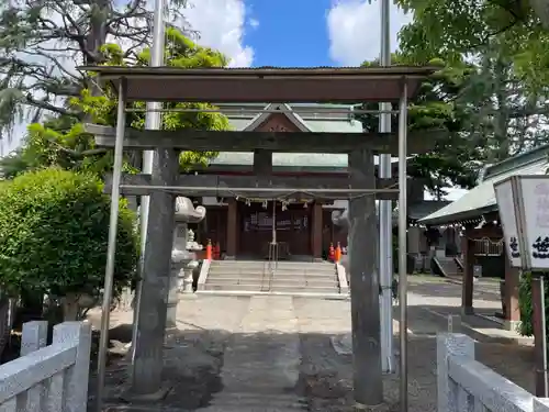 依知神社の鳥居