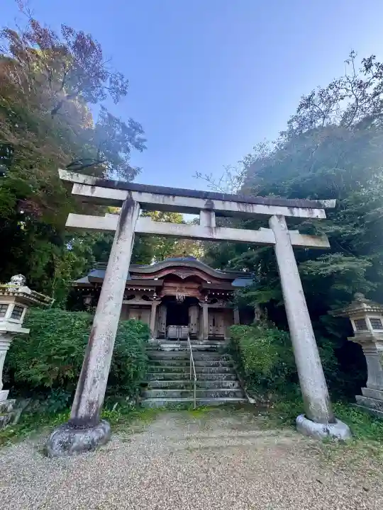 建水分神社の{uncategorized: "未分類", other: "その他", undefined: "問題あり", building: "その他建物", grave: "お墓", sacred_gate: "鳥居", guardian: "狛犬", statue: "像", buddha: "仏像", history: "歴史", nature: "自然", garden: "庭園", animal: "動物", pagoda: "塔", temizu: "手水舎", mountain_gate: "山門・神門", sanctuary: "本殿・本堂", subordinate: "末社・摂社", art: "芸術", scenery: "景色", jizo: "地蔵", ema: "絵馬", goshuin: "御朱印", omikuji: "おみくじ", items: "授与品その他", amulet: "お守り", goshuincho: "御朱印帳", eats: "食事", festival: "お祭り", votive_dance: "神楽", shichigosan: "七五三参", wedding: "結婚式", experience: "体験その他", initially: "初詣", around: "周辺", anti_infection: "感染症対策"}