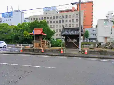津島社の山門・神門