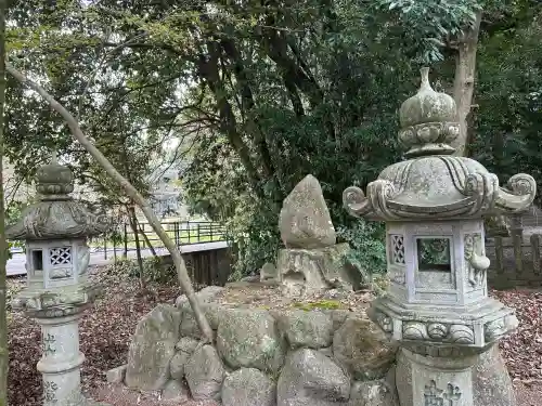 平群神社の{uncategorized: "未分類", other: "その他", undefined: "問題あり", building: "その他建物", grave: "お墓", sacred_gate: "鳥居", guardian: "狛犬", statue: "像", buddha: "仏像", history: "歴史", nature: "自然", garden: "庭園", animal: "動物", pagoda: "塔", temizu: "手水舎", mountain_gate: "山門・神門", sanctuary: "本殿・本堂", subordinate: "末社・摂社", art: "芸術", scenery: "景色", jizo: "地蔵", ema: "絵馬", goshuin: "御朱印", omikuji: "おみくじ", items: "授与品その他", amulet: "お守り", goshuincho: "御朱印帳", eats: "食事", festival: "お祭り", votive_dance: "神楽", shichigosan: "七五三参", wedding: "結婚式", experience: "体験その他", initially: "初詣", around: "周辺", anti_infection: "感染症対策"}