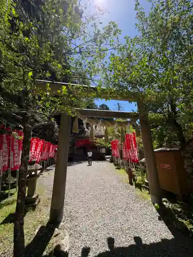 玉置神社の{uncategorized: "未分類", other: "その他", undefined: "問題あり", building: "その他建物", grave: "お墓", sacred_gate: "鳥居", guardian: "狛犬", statue: "像", buddha: "仏像", history: "歴史", nature: "自然", garden: "庭園", animal: "動物", pagoda: "塔", temizu: "手水舎", mountain_gate: "山門・神門", sanctuary: "本殿・本堂", subordinate: "末社・摂社", art: "芸術", scenery: "景色", jizo: "地蔵", ema: "絵馬", goshuin: "御朱印", omikuji: "おみくじ", items: "授与品その他", amulet: "お守り", goshuincho: "御朱印帳", eats: "食事", festival: "お祭り", votive_dance: "神楽", shichigosan: "七五三参", wedding: "結婚式", experience: "体験その他", initially: "初詣", around: "周辺", anti_infection: "感染症対策"}