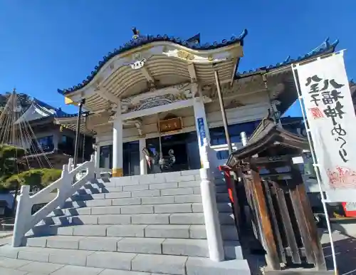 信松院の{uncategorized: "未分類", other: "その他", undefined: "問題あり", building: "その他建物", grave: "お墓", sacred_gate: "鳥居", guardian: "狛犬", statue: "像", buddha: "仏像", history: "歴史", nature: "自然", garden: "庭園", animal: "動物", pagoda: "塔", temizu: "手水舎", mountain_gate: "山門・神門", sanctuary: "本殿・本堂", subordinate: "末社・摂社", art: "芸術", scenery: "景色", jizo: "地蔵", ema: "絵馬", goshuin: "御朱印", omikuji: "おみくじ", items: "授与品その他", amulet: "お守り", goshuincho: "御朱印帳", eats: "食事", festival: "お祭り", votive_dance: "神楽", shichigosan: "七五三参", wedding: "結婚式", experience: "体験その他", initially: "初詣", around: "周辺", anti_infection: "感染症対策"}